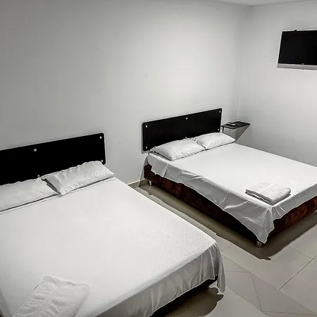 Bazurto Plaza Hotel *